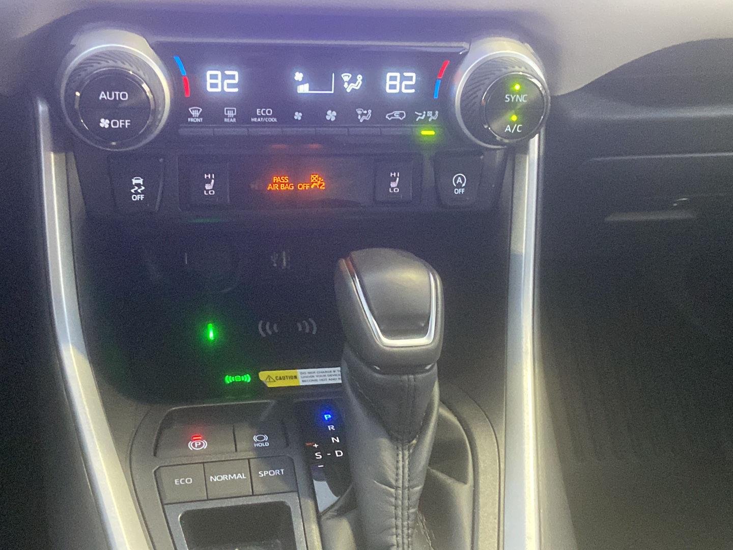 Used 2025 Wind Chill Pearl Toyota XLE Premium image 14