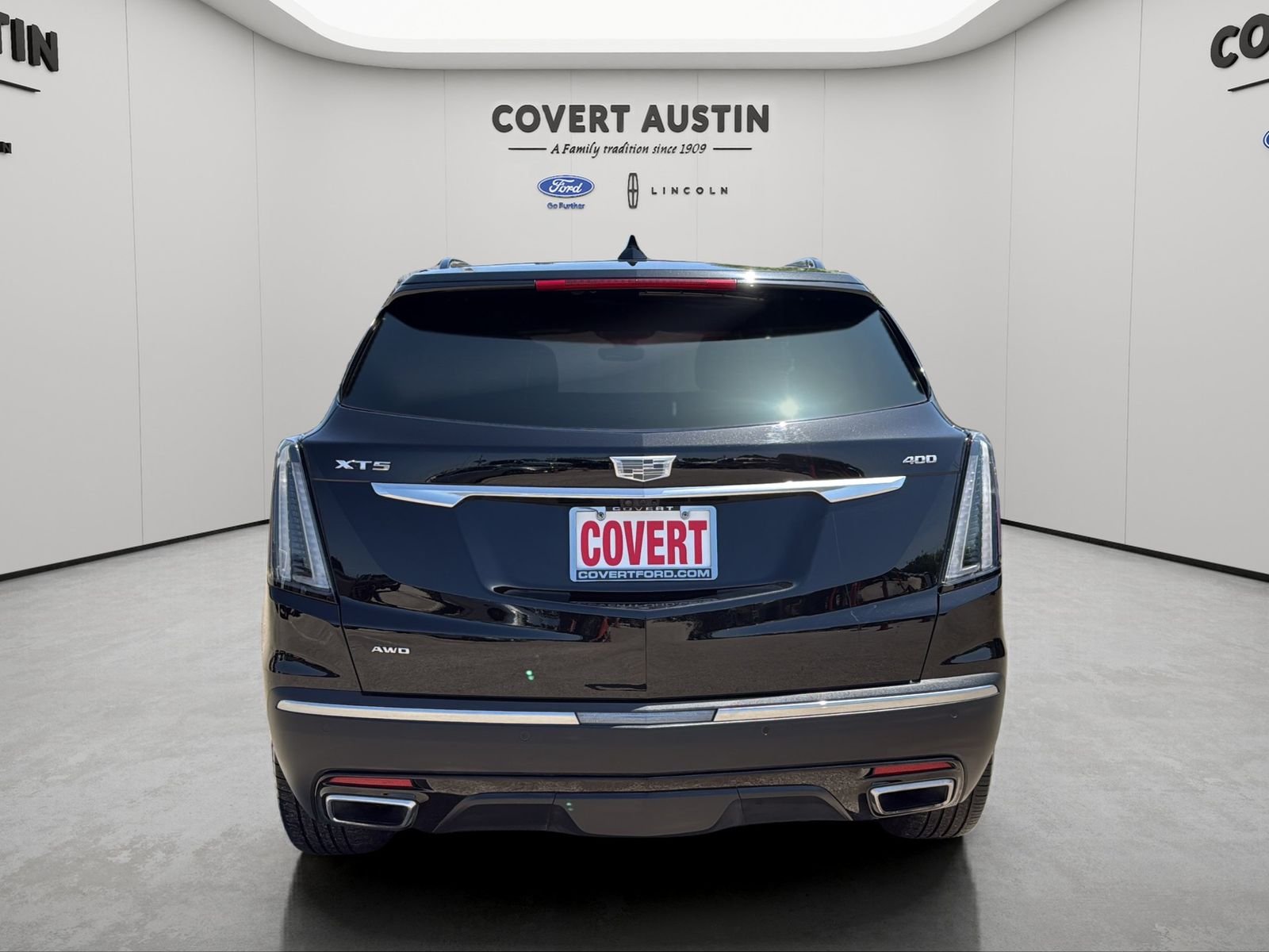 Used 2023 Black Cadillac Sport image 5