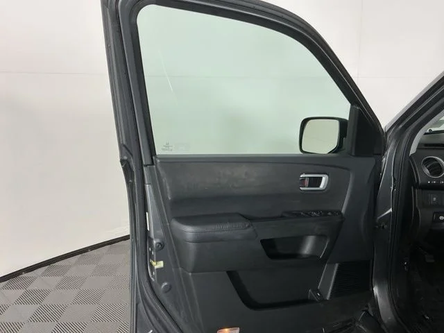 Used 2011  Honda EX image 11