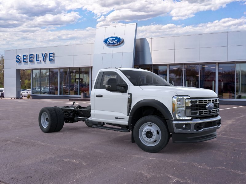 New 2026 Oxford White Ford F-450® XL image 7