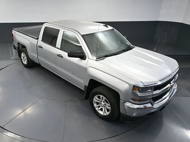 Used 2016 Silver Chevrolet LS image 47