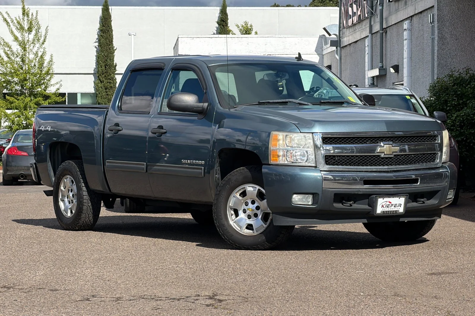 Used 2010 Blue Granite Metallic Chevrolet LT image 2