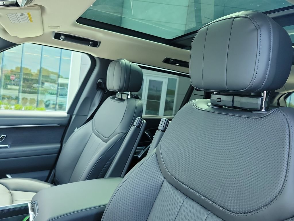 New 2026 Charente Grey Land Rover SE image 26