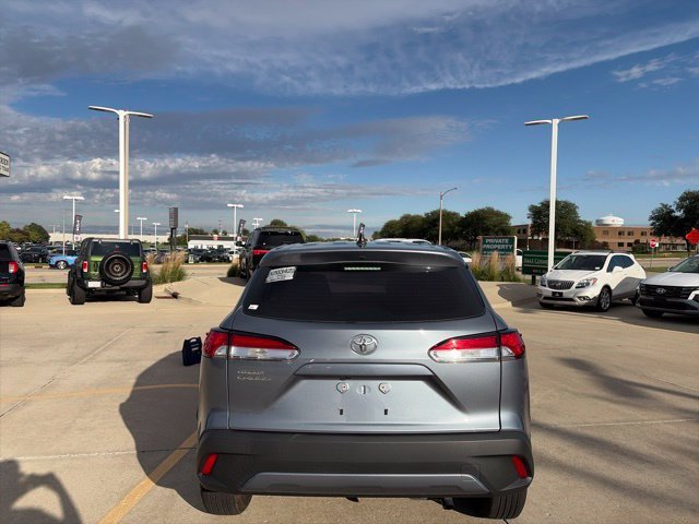 2023 Toyota Corolla Cross L - Photo 6