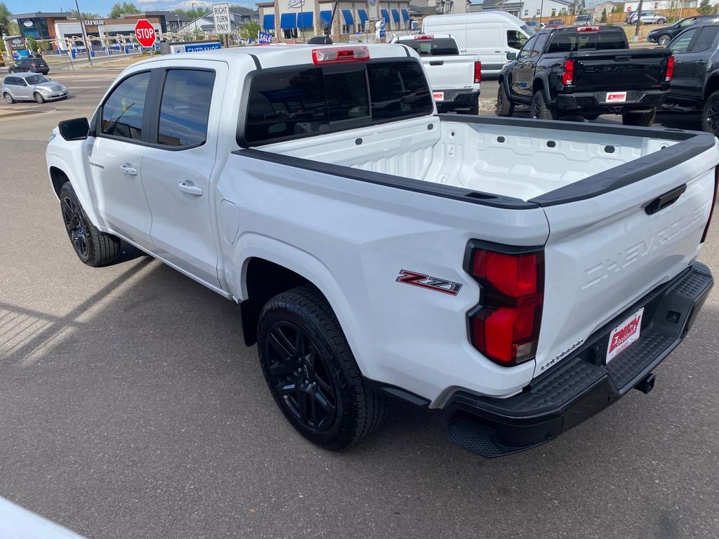 Used 2025 Summit White Chevrolet Z71 image 3