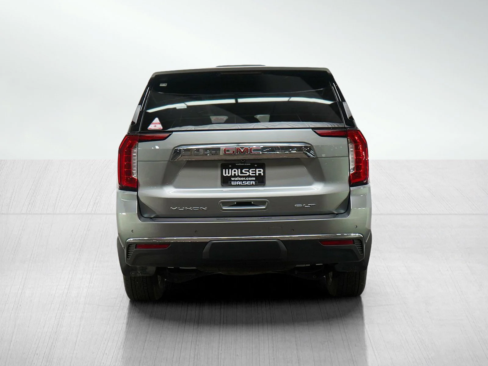 Used 2024 Silver GMC SLT image 4