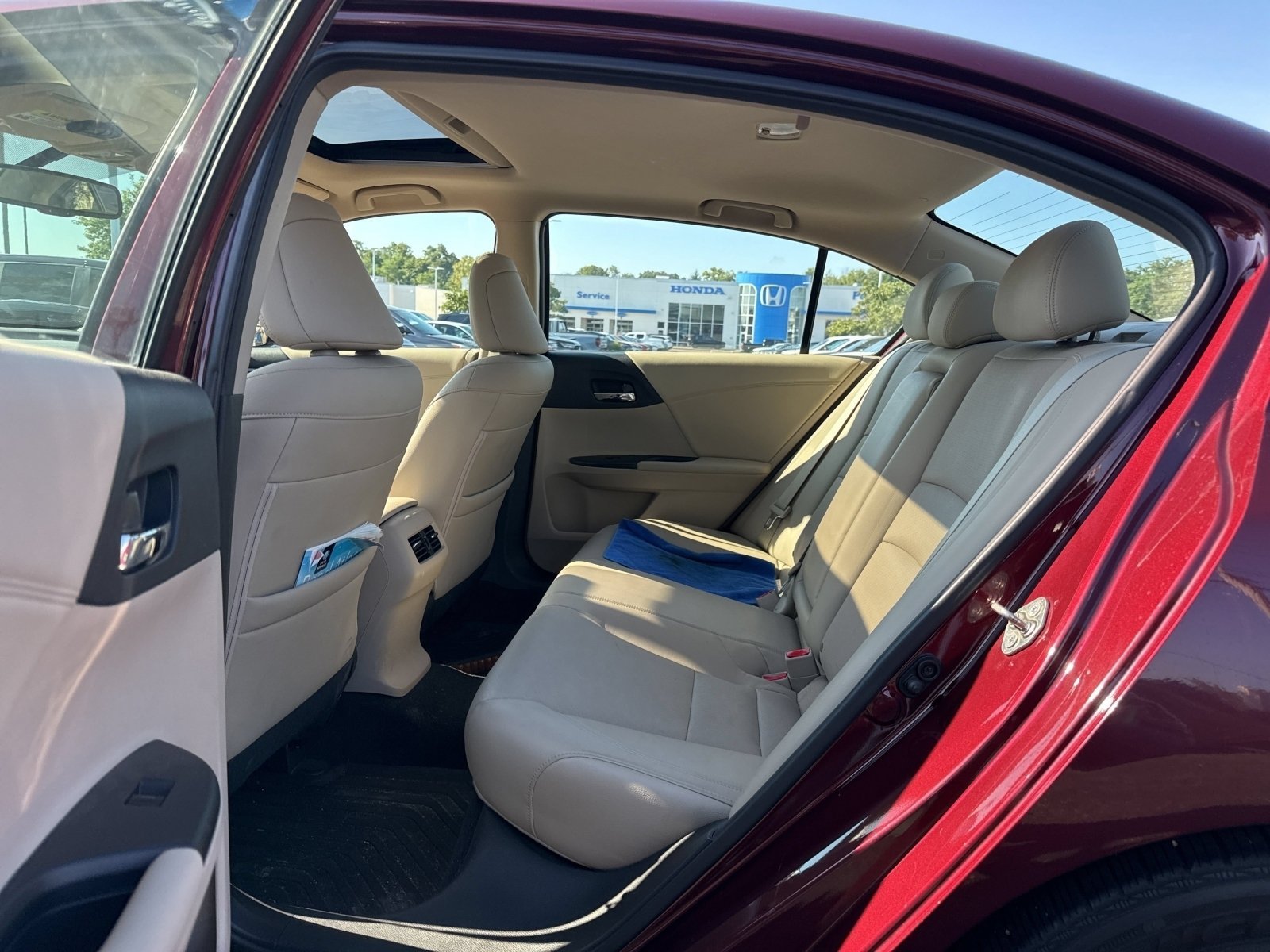 Used 2016 Basque Red Pearl II Honda EX-L image 5