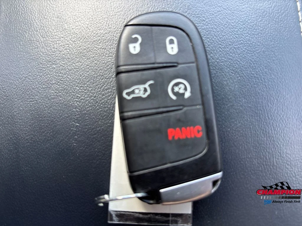 Used 2015 Blue Jeep Overland image 28