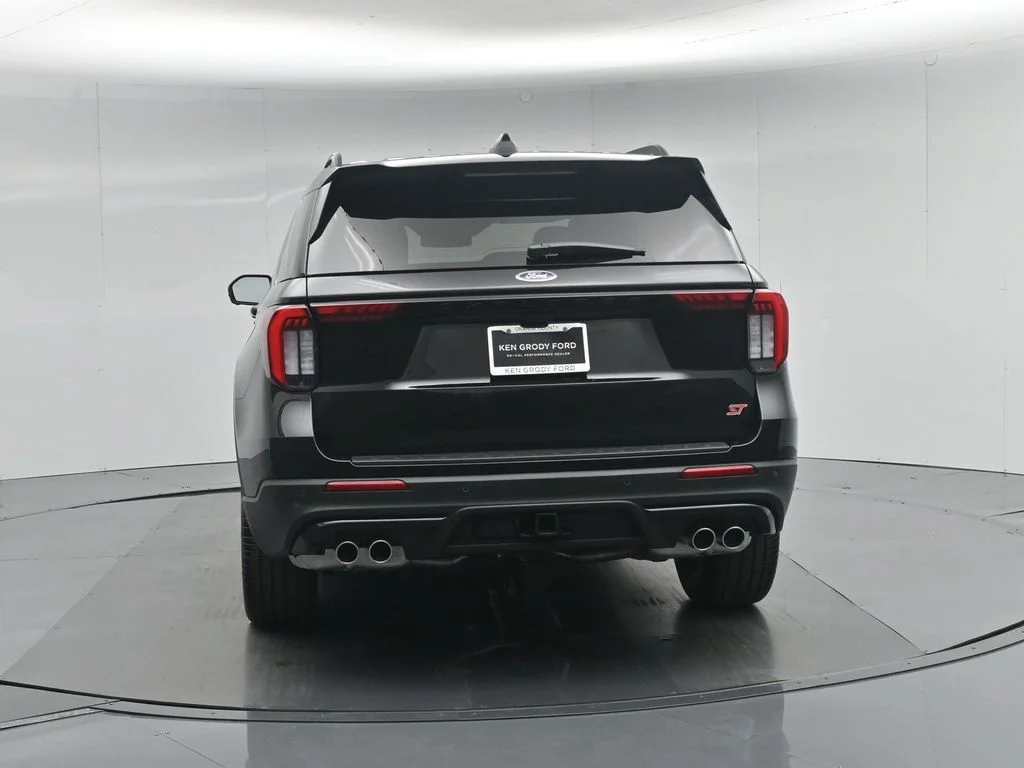 New 2026 Agate Black Metallic Ford ST image 29