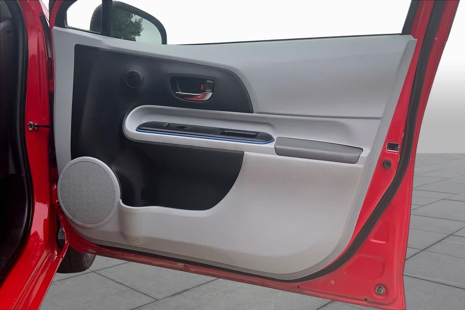 Used 2013 Absolutely Red Toyota Three image 22