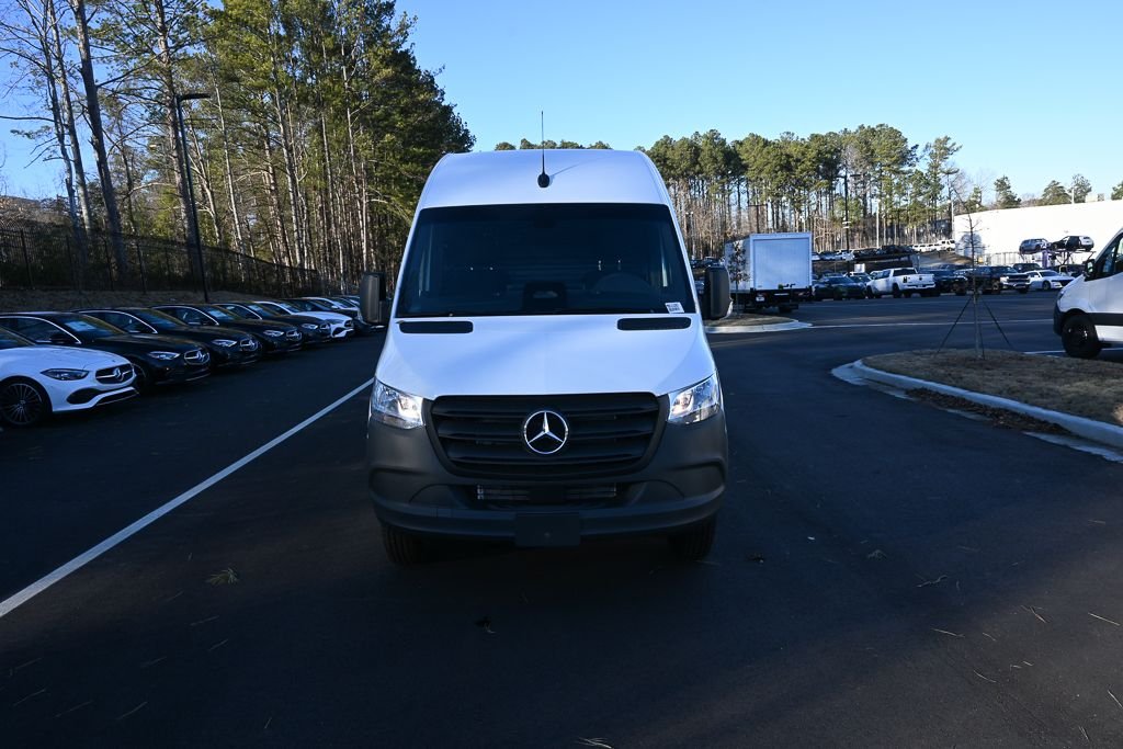 Used 2026 Arctic White Mercedes-Benz Cargo 170 WB image 29