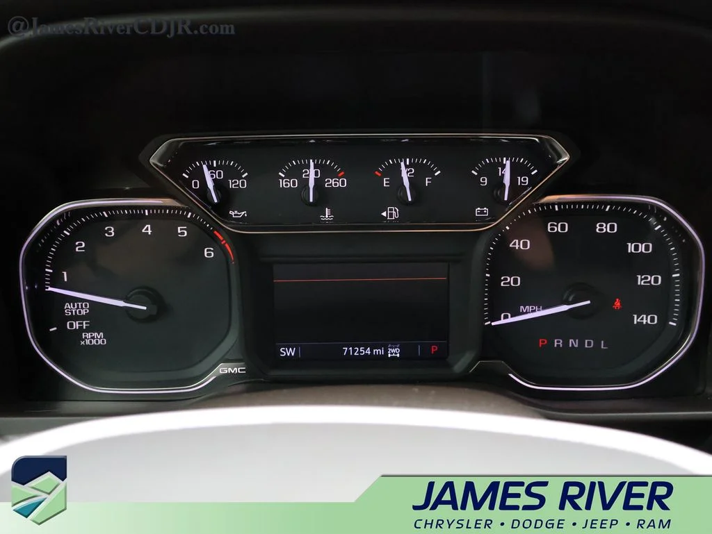 Used 2019 White GMC SLT image 28