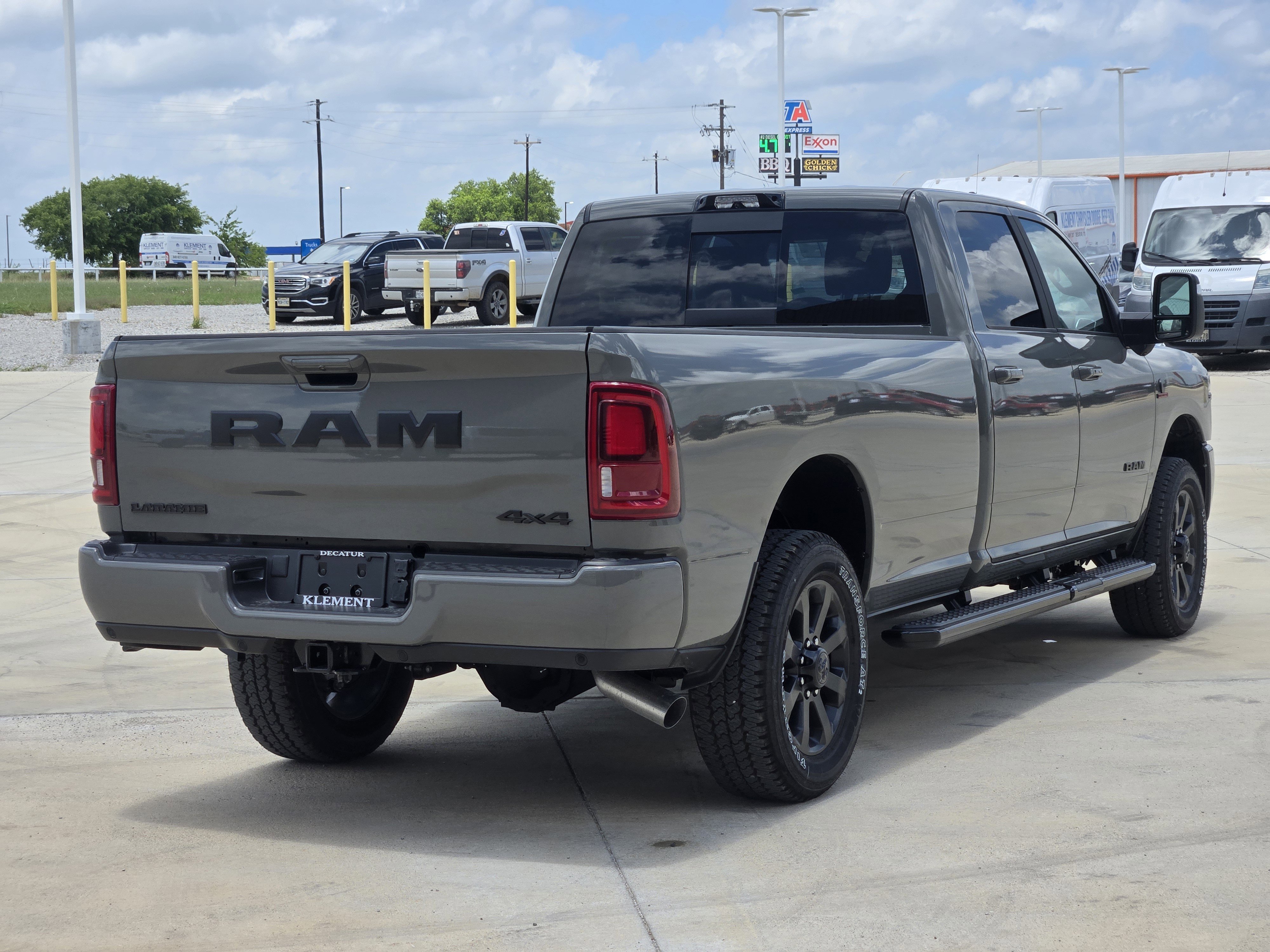 New 2026 Ceramic Gray Clear-Coat Exterior Paint RAM Laramie image 5
