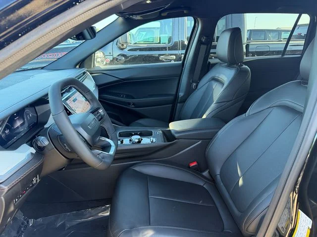 New 2026 Diamond Black Crystal Pearlcoat Jeep Limited image 12