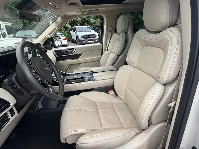 Used 2019 Ceramic Pearl Metallic Lincoln Reserve image 38