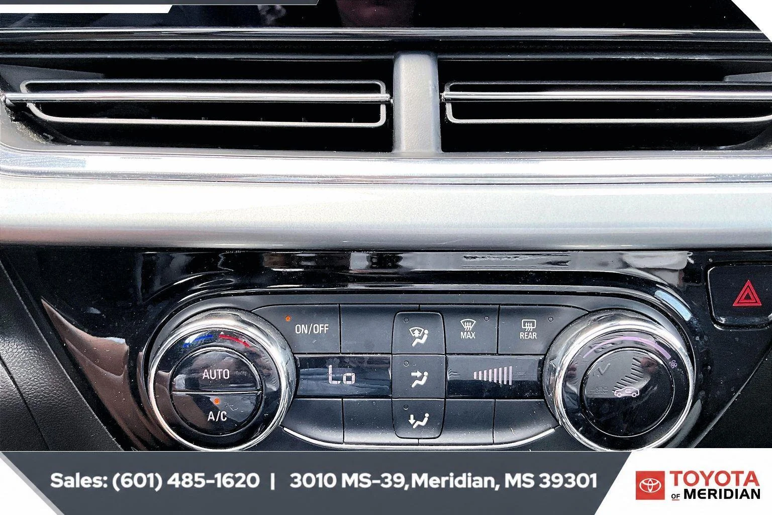 Used 2025 Cypress Gray Chevrolet LT image 22