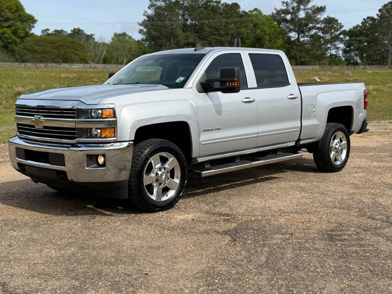Used 2016 Silver Chevrolet LT 4x2 4dr Crew Cab SB image 1