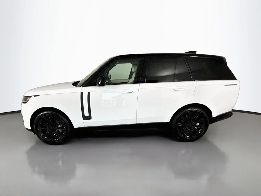 New 2026 Fuji White Land Rover SE image 2