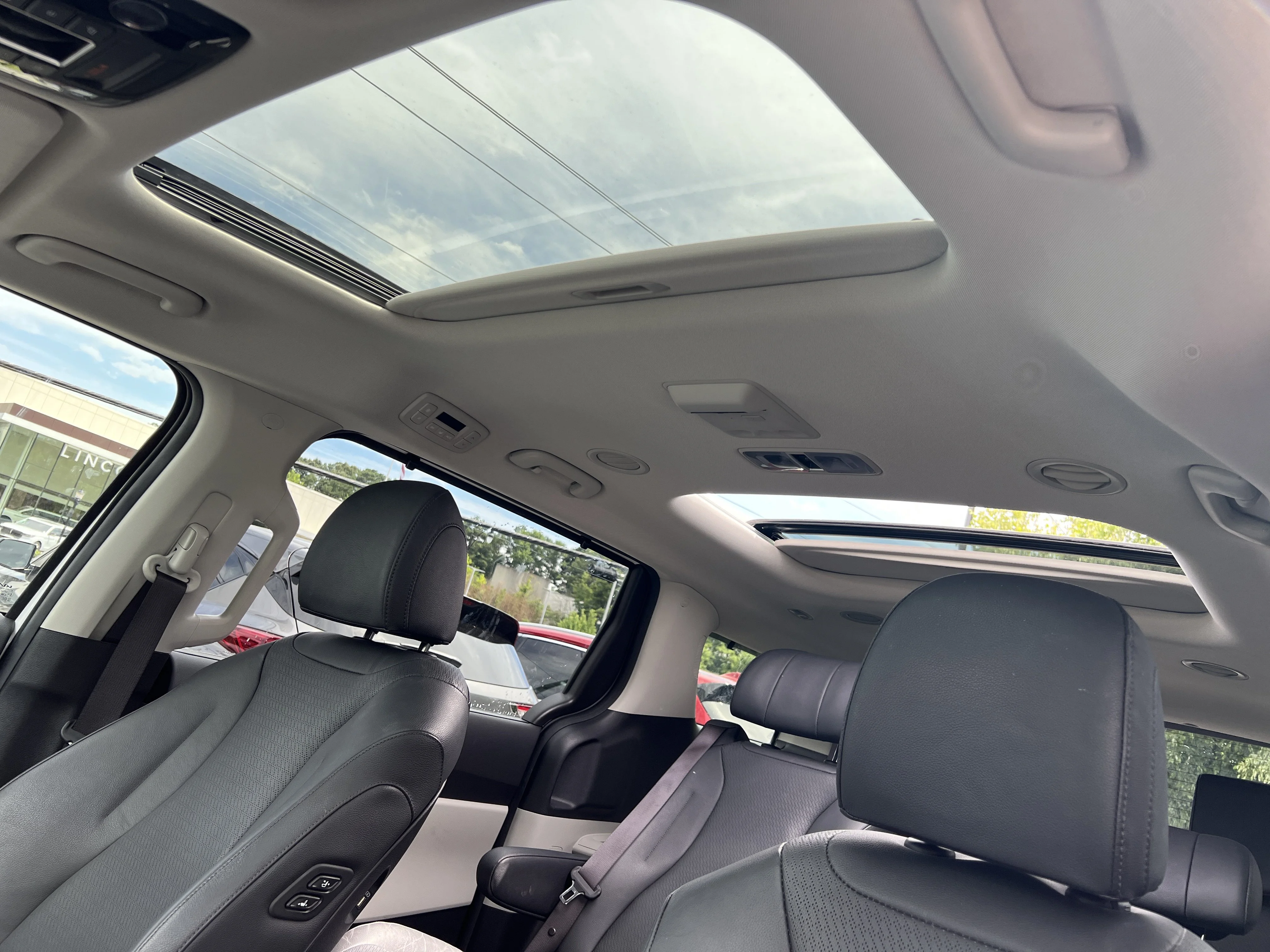 Certified Used 2023 Snow White Pearl Kia SX Prestige image 10