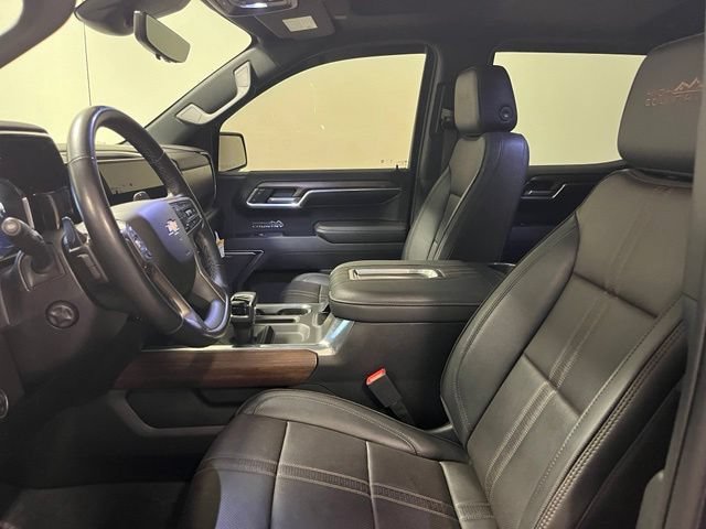 Used 2022 Dark Ash Metallic Chevrolet High Country image 18