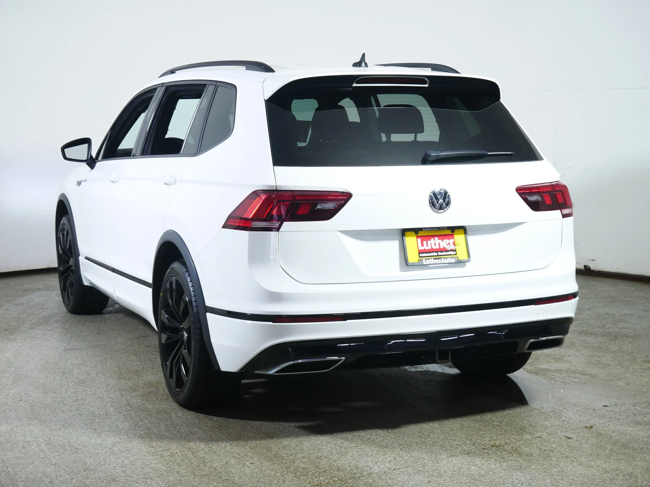 Used 2021 Pure White Volkswagen SE R-Line Black image 5