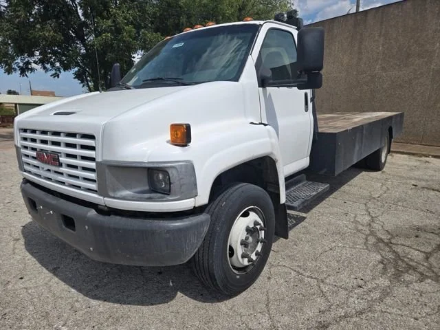 2005 GMC TopKick's photo