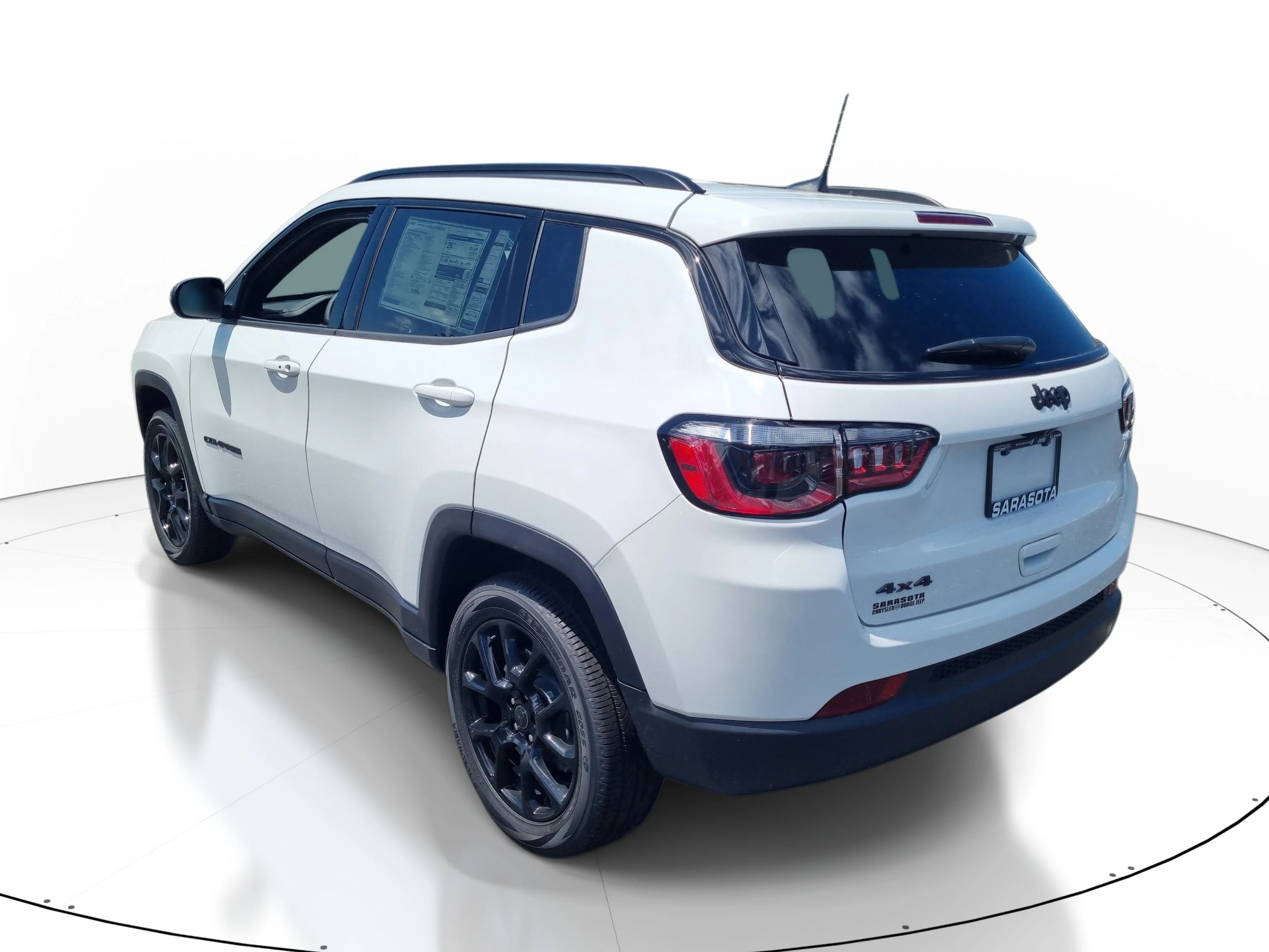 New 2026 Bright White Clearcoat Jeep Latitude image 4
