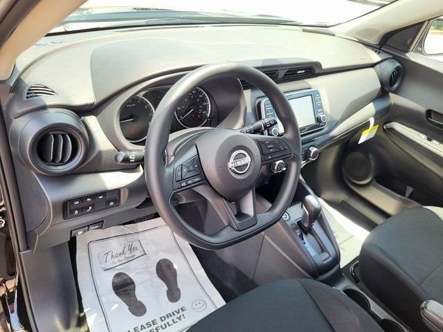 2025 Nissan KICKS PLAY Base - Photo 10