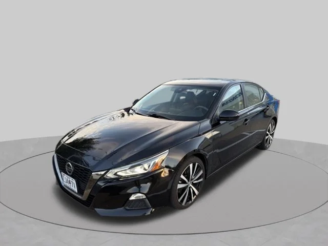 Used 2021 Black Nissan 2.5 SR image 2