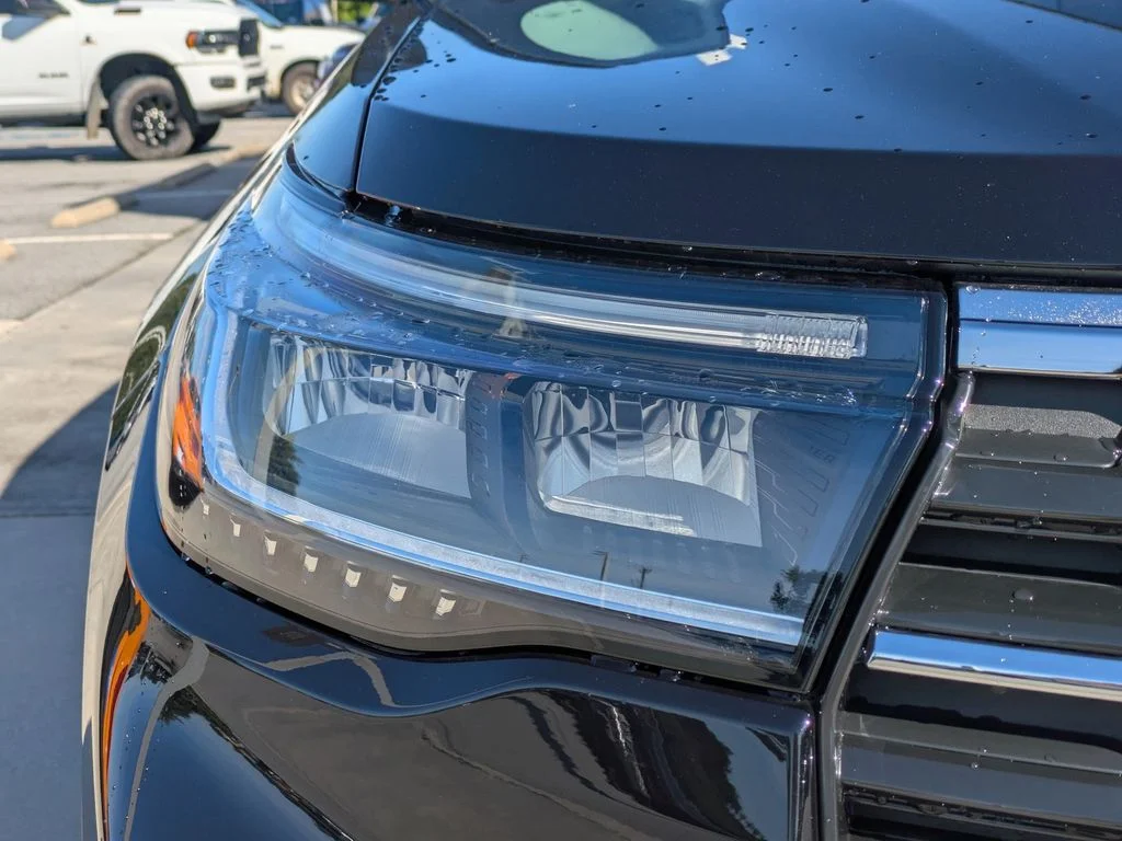 New 2026 Agate Black Metallic Ford Active image 9