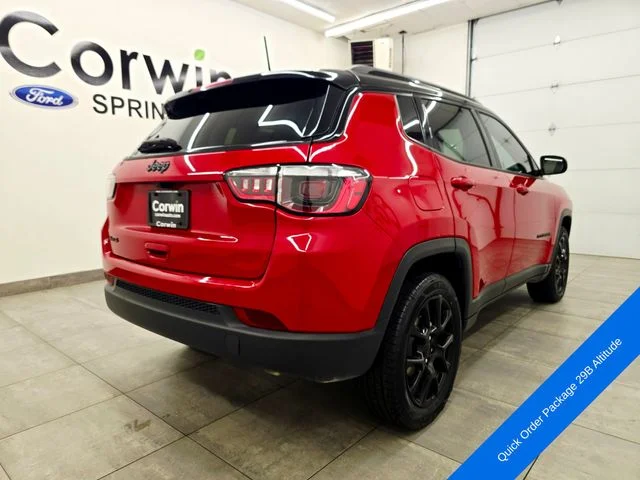 Used 2023 Redline Pearlcoat Jeep Latitude image 5