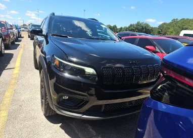 Used 2022 Black Jeep X image 15
