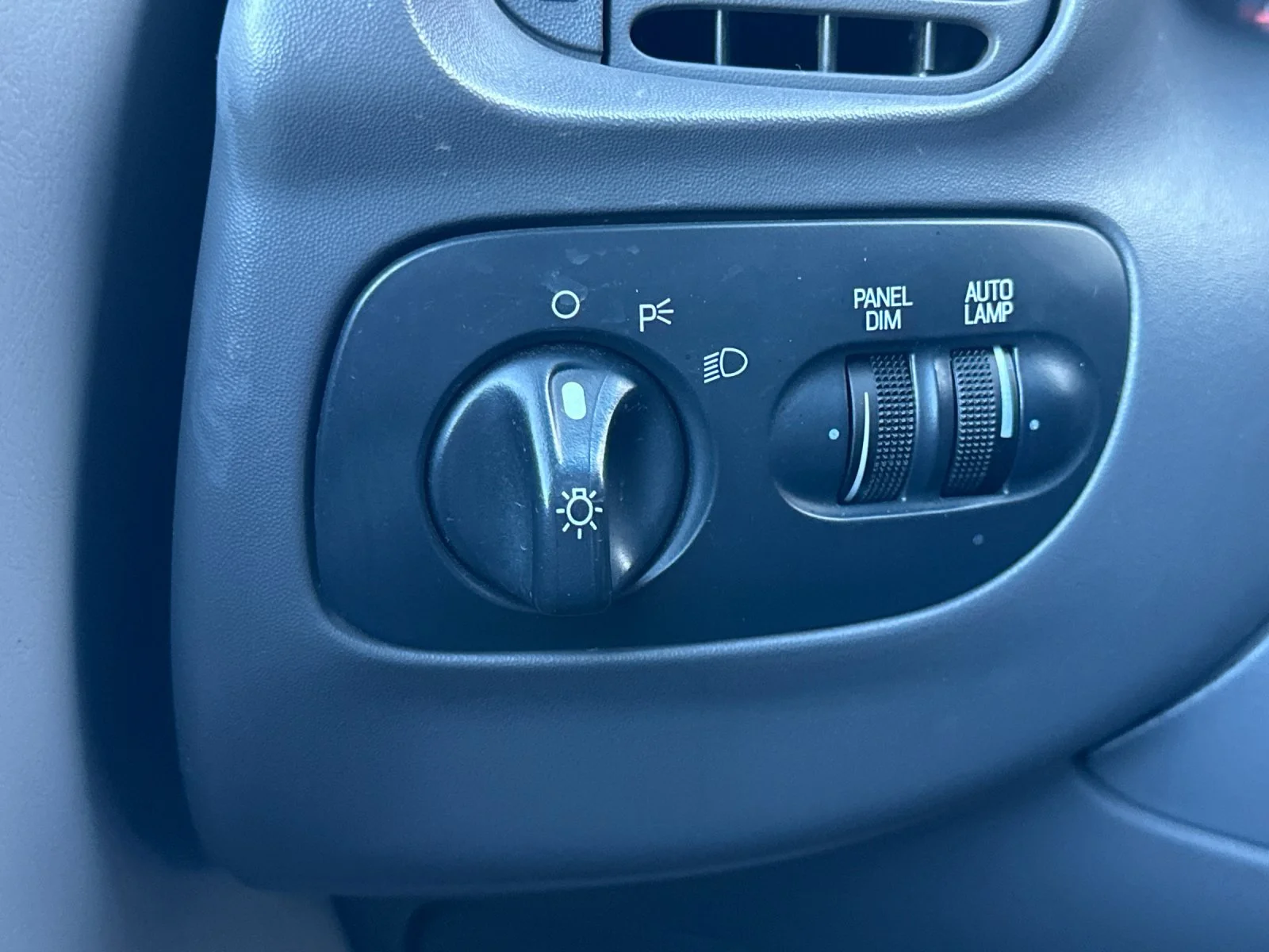 Used 1999 White Ford XLT image 25