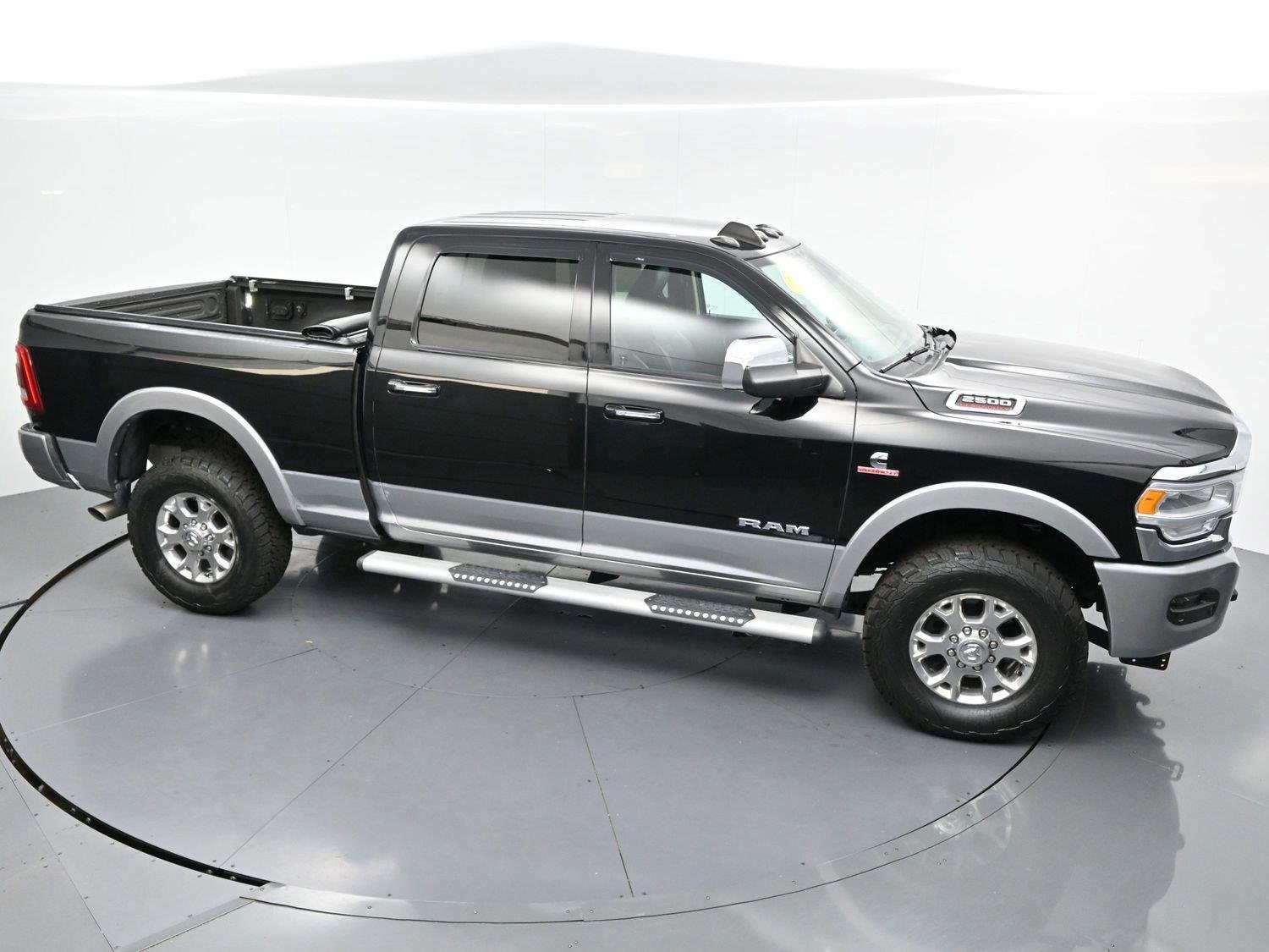 Used 2021 Diamond Black Crystal Pearlcoat Ram Laramie image 41