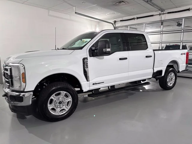 Used 2025 White Ford XLT image 3