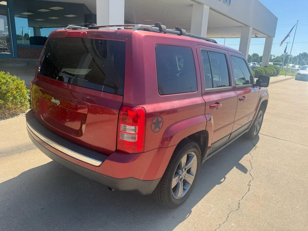 Used 2014 Deep Cherry Red Crystal Pearlcoat Jeep Latitude image 6