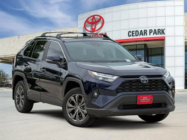 Certified Used 2024  Toyota XLE Premium image 28