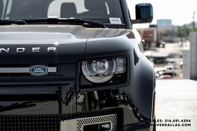 Used 2025 Santorini Black Metallic Land Rover X-Dynamic SE image 51