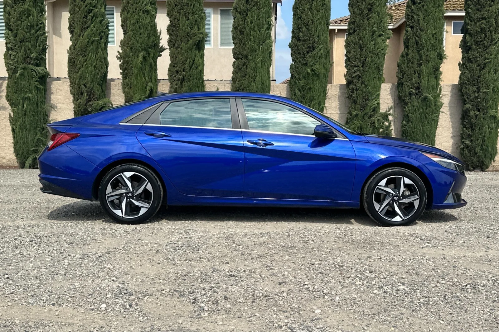 Used 2023 Intense Blue Hyundai Limited image 3