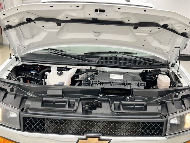 2025 Chevrolet Express Passenger LT - Photo 34