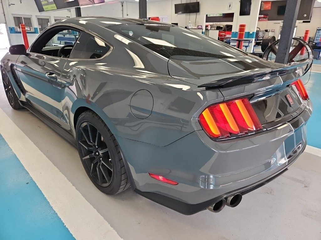 Used 2018 Grey Ford Shelby GT350 image 10