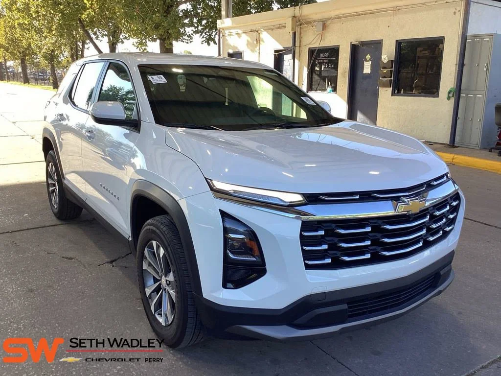 Used 2026 Summit White Chevrolet LT image 5