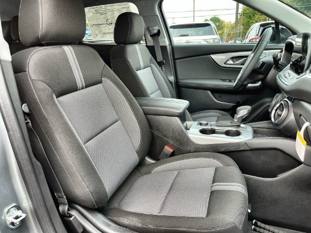 2026 Chevrolet Blazer photo 33 of 42