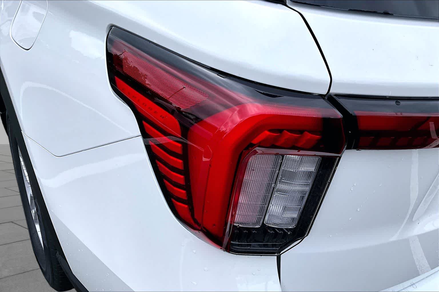 New 2026 Star White Metallic Tri-Coat Ford Active 100A image 14