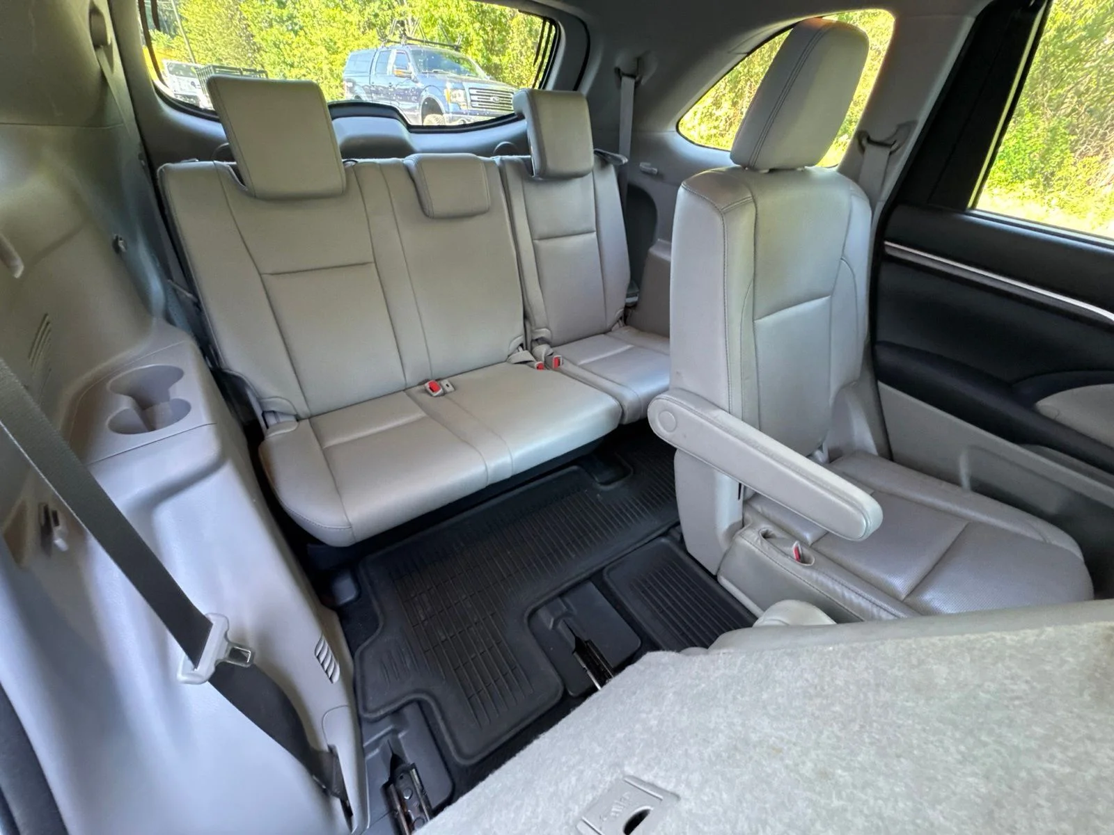 Used 2015 Blizzard Pearl Toyota Limited image 31