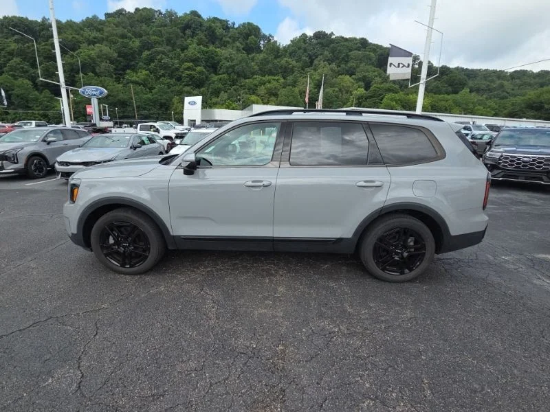 Used 2024 Gray Kia EX X-Line image 4