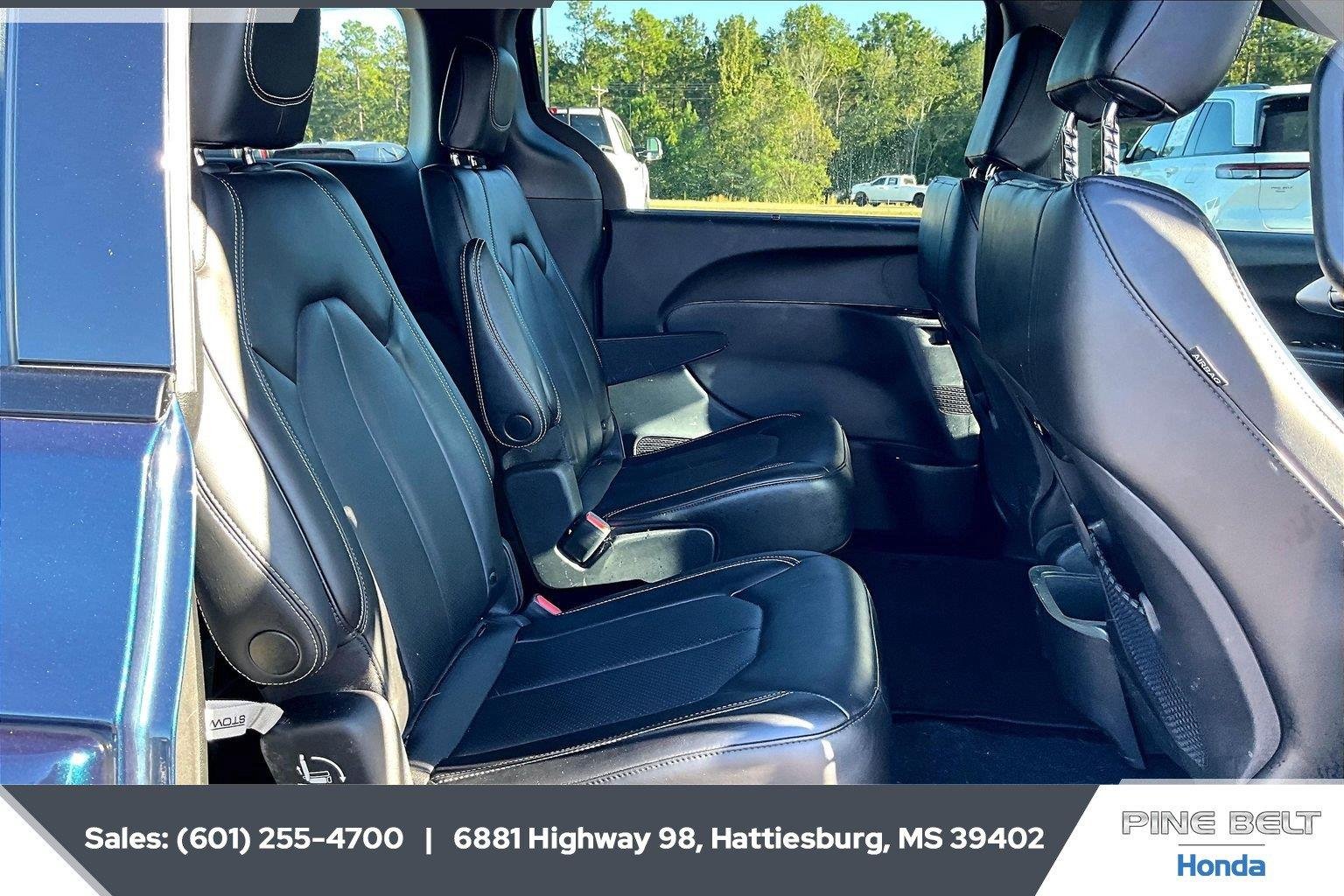 Used 2023 Fathom Blue Pearlcoat Chrysler Touring L image 3