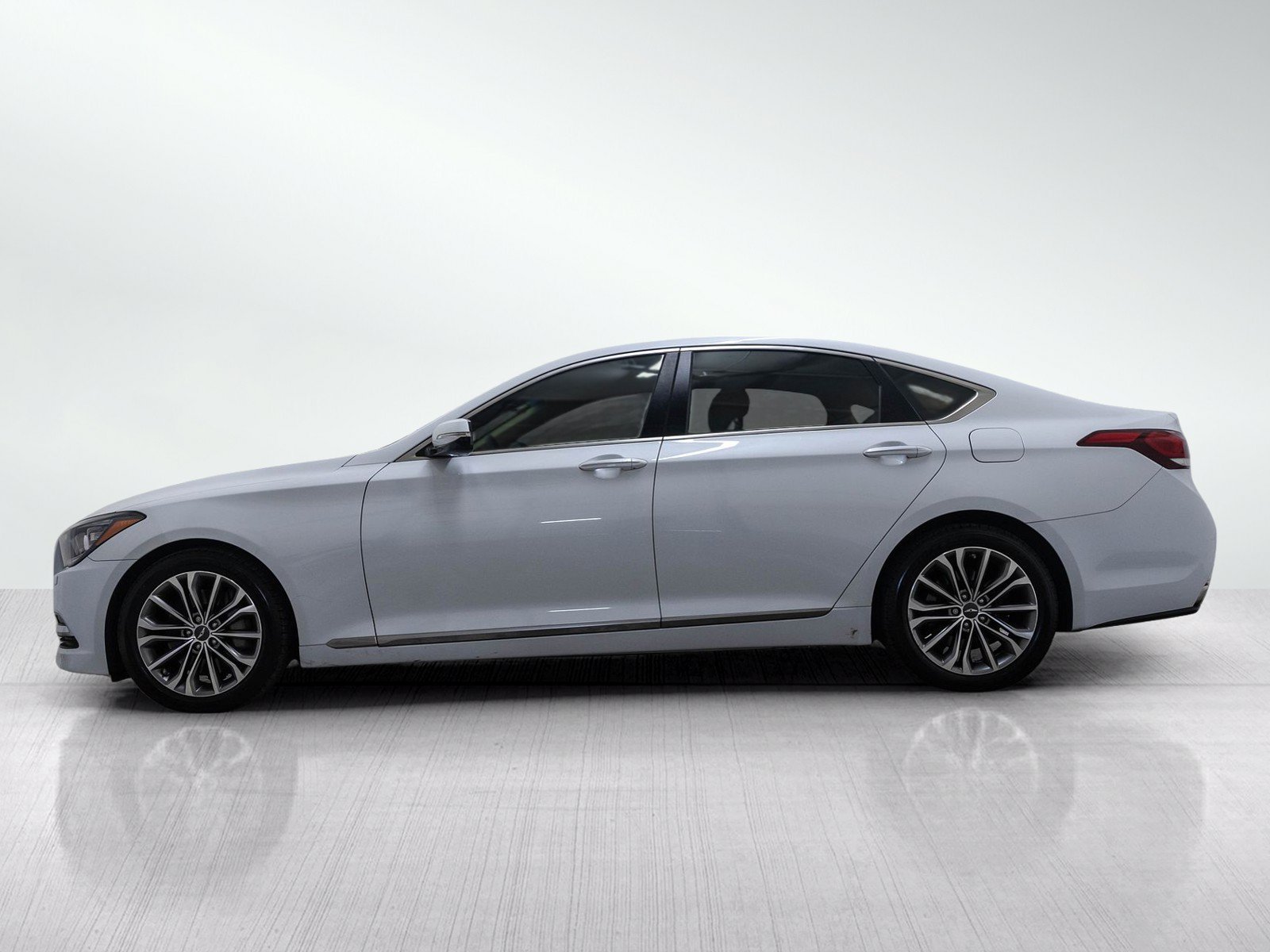 Used 2015 Casablanca White Hyundai 3.8 Ultimate image 3