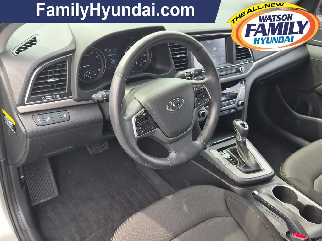Used 2018 Silver Hyundai Value Edition image 9