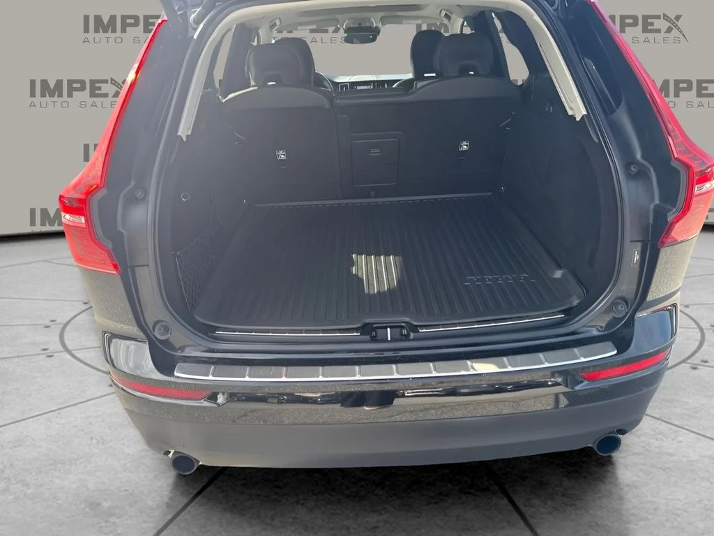 Used 2020 Black Volvo T5 Momentum image 19